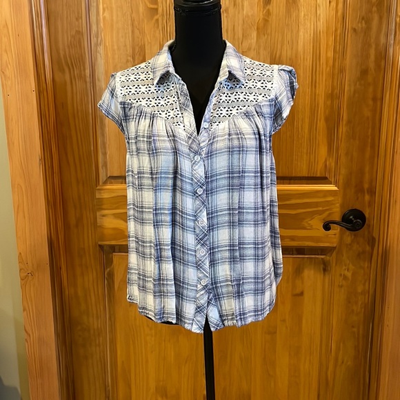 EM button up blouse - Picture 1 of 3